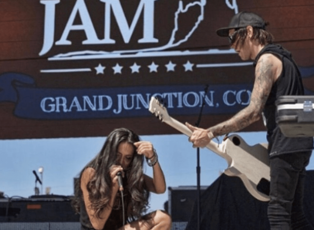 This image has an empty alt attribute; its file name is country-jam-2.png